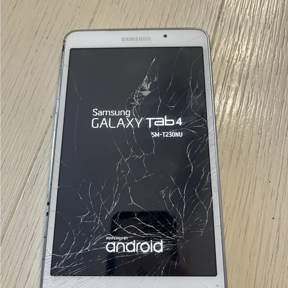 Samsung Galaxy Tab 4 sm-t230nu Does Work But Has Cracked Screen